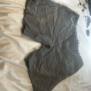 Men’s grey Tommy Bahama shorts Size 38